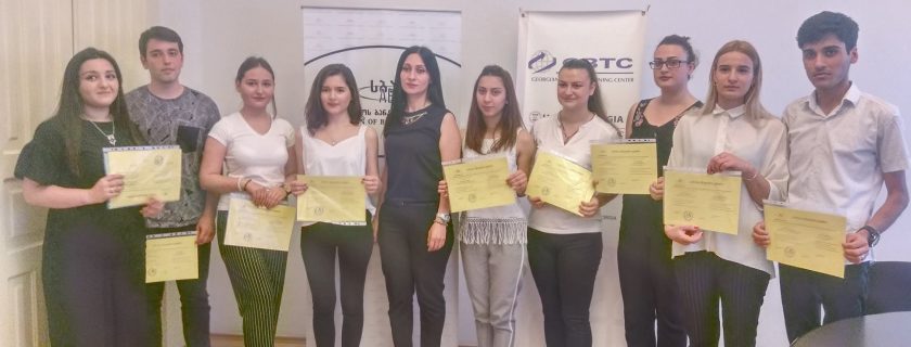 Industrial practice and certificate award of the students